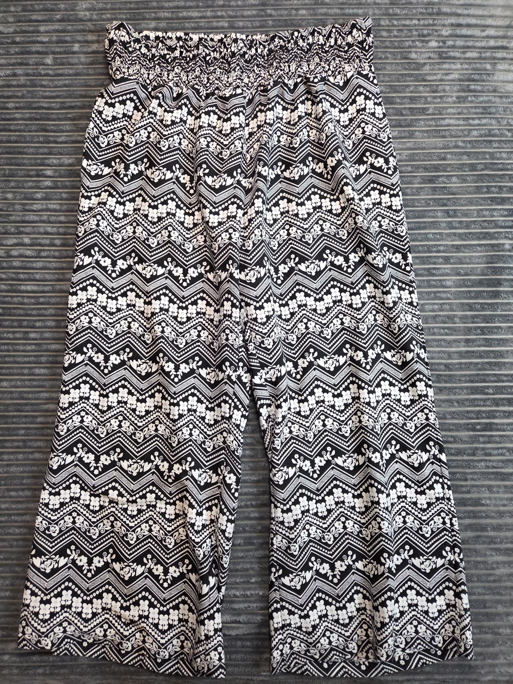 Speed Control Black & White Wide Leg Pants